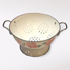 Vintage 1960s White Enamel Sieve Footed Metal Colander
